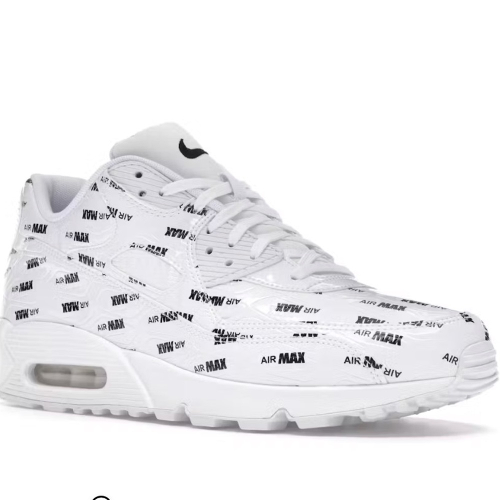 NWT men’s Nike air max 90. Size 12 and in perfect condition.
